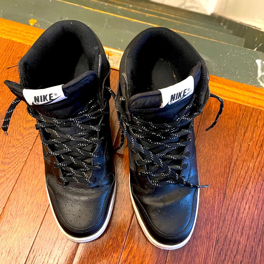Size 7.5 Nike High Top Sneakers